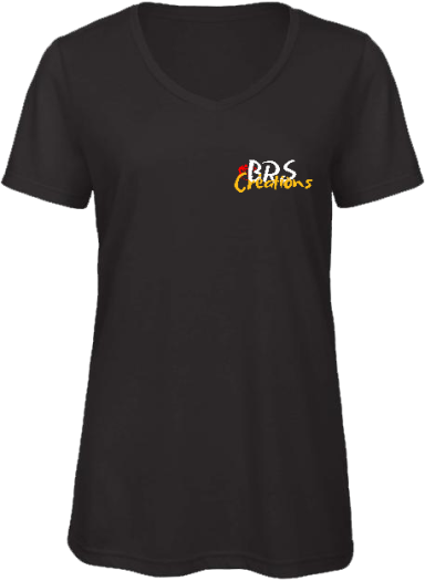 T-shirt noir à col en V avec un logo coloré sur la poitrine.